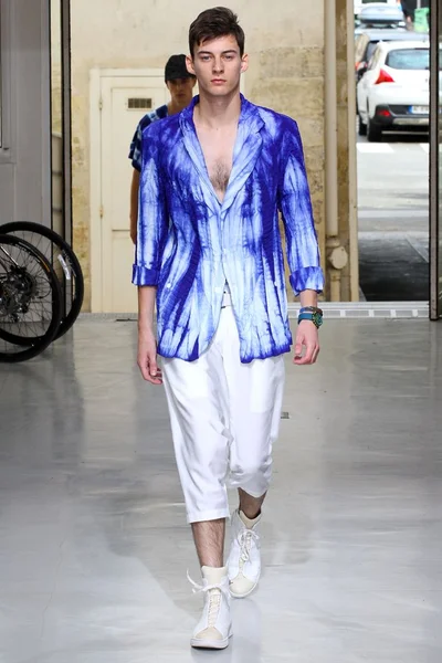 Look 25